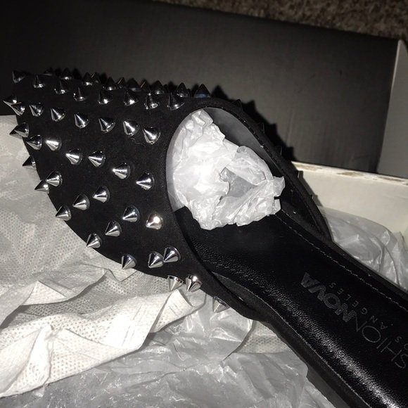 Sandals - Picture 4 of 4